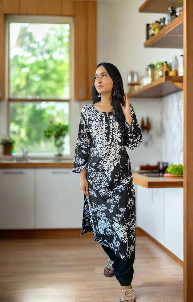 Bella mulmul kurta with black bottom