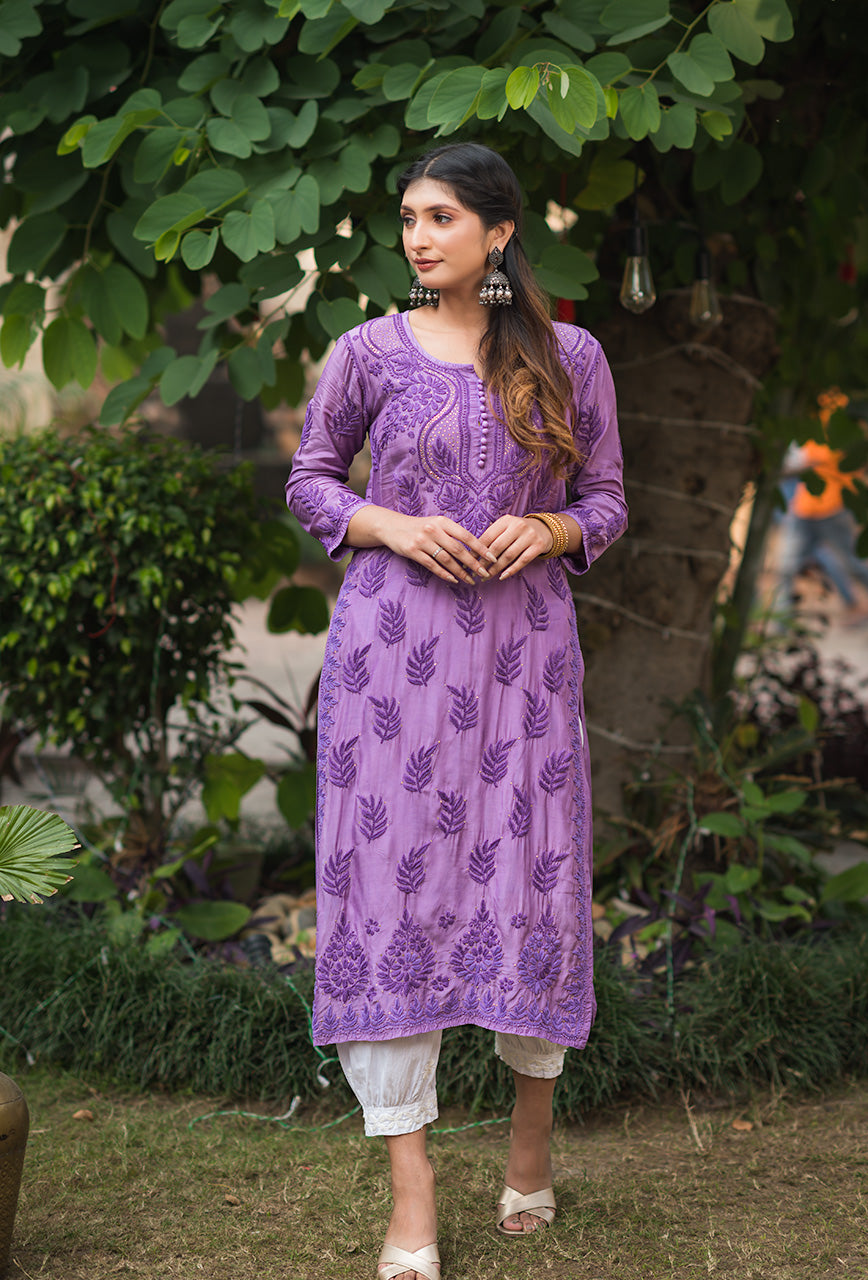 Chandni women lavender chikankari Muslin mukaish kurta