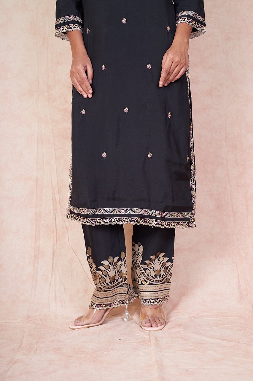 Dola silk black RangrezaEthnic 