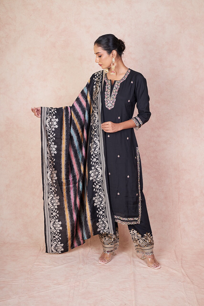 Dola silk black RangrezaEthnic 